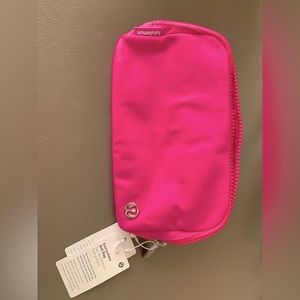 NWT Lululemon Everywhere Belt Bag - Sonic Pink